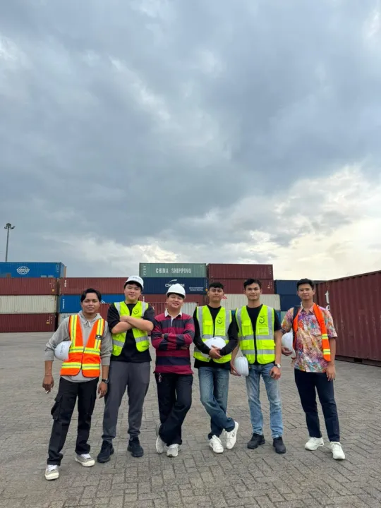 Tim ETN meninjau terminal peti kemas